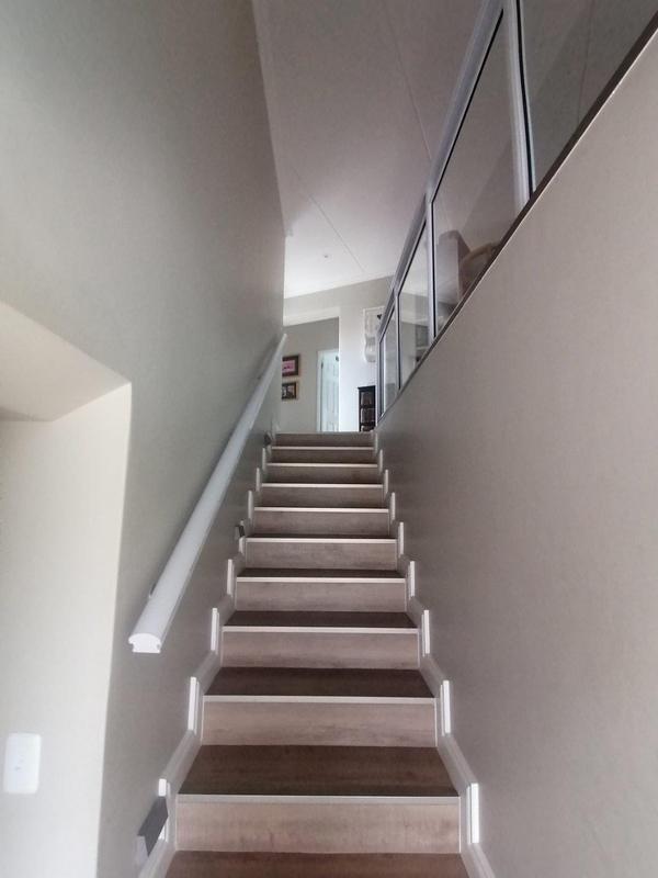 5 Bedroom Property for Sale in Monte Christo Western Cape